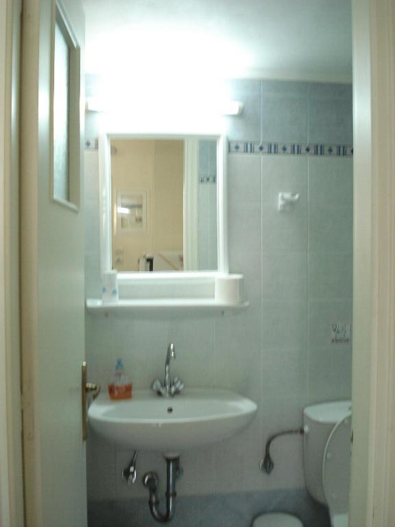 Kabanis Rooms แอร์มูโปลี ห้อง รูปภาพ